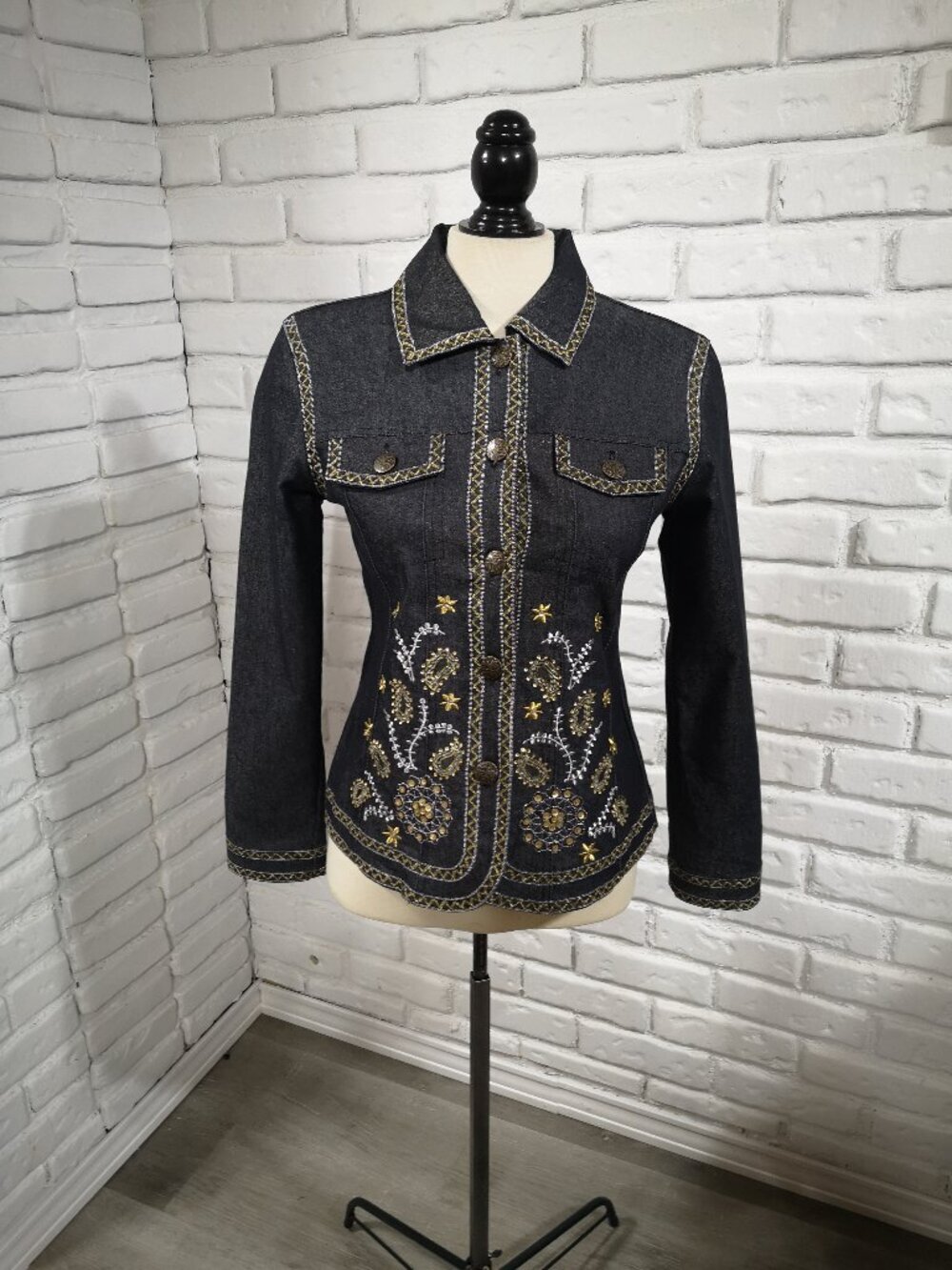 Analogy Women's Size Small Dark Wash Denim Jacket w/ Embroidery & Sequins Artsy